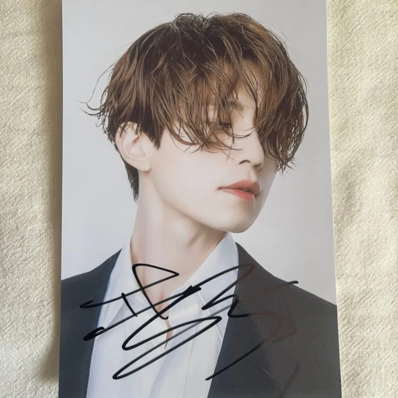 Korean Lifestyle Magazine - Korean Idol Lee Dong Wook Magazine